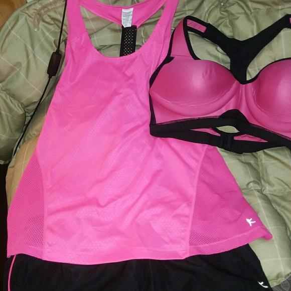 Workout/Active Wear - Picture 2 of 6